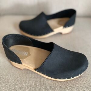 Sandgrens Swedish clogs in Pristine condition